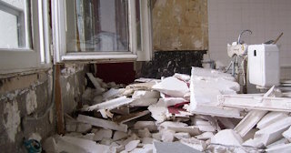 Демонтаж хрущевки в изобильном - удаление старых полов и стен по выгодной цене от 1731 рублей.